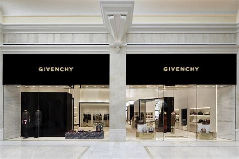 Shops with GIVENCHY in Berlin title